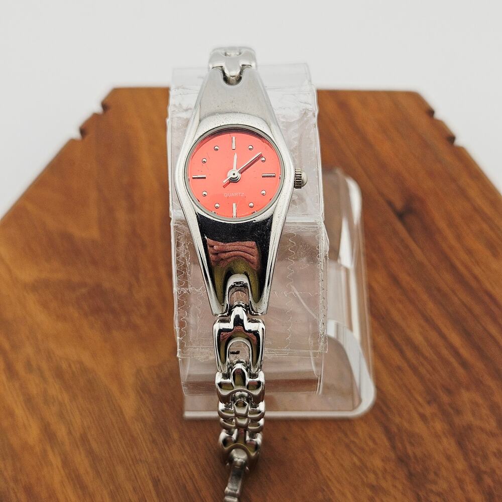Silver Tone Analog Bracelet Watch with Coral Dial Working